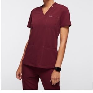 NWOT JAANU Women’s 3 Pocket Scrub Top Wine